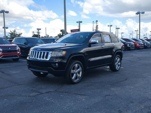 Used 2013 Jeep Grand Cherokee Overland RWD image 2