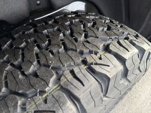 New 2025 Ford Bronco Badlands image 13