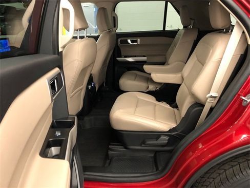Used 2022 Ford Explorer XLT w/ Equipment Group 202A image 27