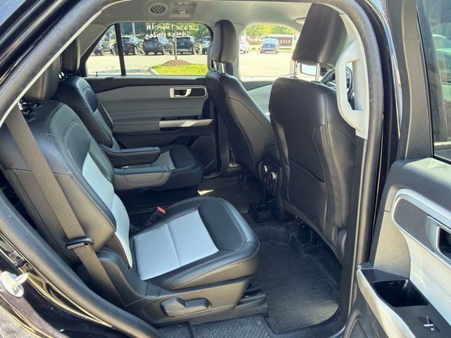 Used 2023 Ford Explorer XLT w/ Equipment Group 202A RWD image 20