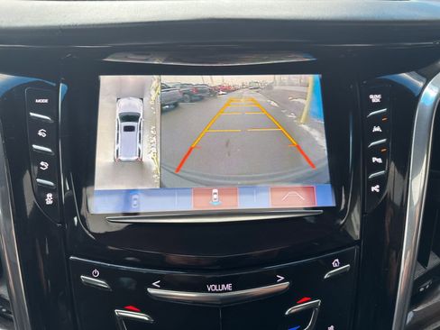 Used 2017 Cadillac Escalade ESV Platinum image 29