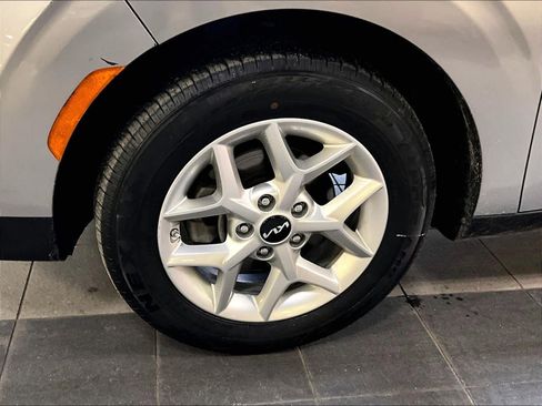 Used 2024 Kia Soul LX w/ Option Group 015 image 7