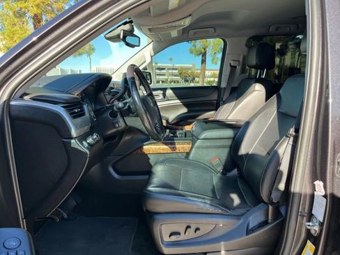 Used 2018 Chevrolet Suburban Premier image 11