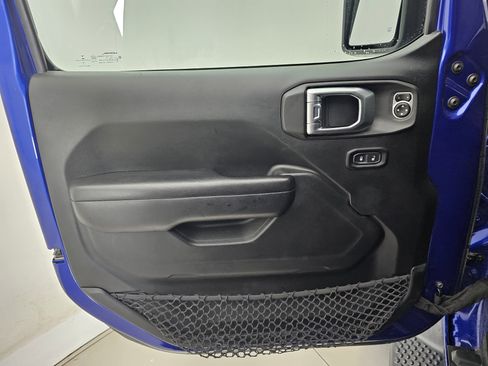 Used 2018 Jeep Wrangler Unlimited Sport S image 10