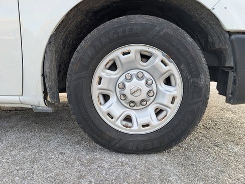 Used 2018 Nissan NV 2500 SV w/ Navigation Package image 23