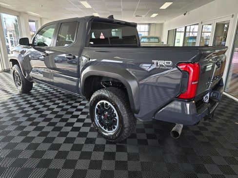 Used 2024 Toyota Tacoma TRD Off-Road image 5