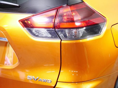 Used 2020 Nissan Rogue SV AWD/4WD image 17