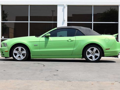 Used 2013 Ford Mustang GT RWD image 12
