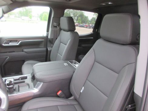 New 2026 GMC Sierra 1500 SLT w/ SLT Convenience Package AWD/4WD image 12