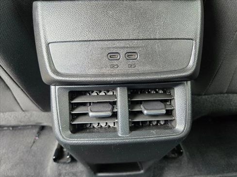 Used 2025 Chevrolet Equinox LT FWD image 17