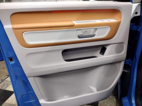 New 2025 Volkswagen ID. Buzz 1st Edition image 23