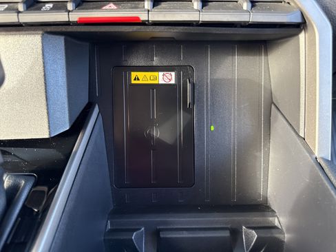 Used 2024 Toyota Tundra Limited image 32