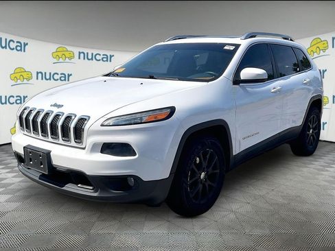 Used 2016 Jeep Cherokee Latitude w/ Comfort/Convenience Group AWD/4WD image 2