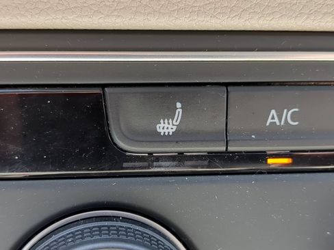 Certified 2023 Volkswagen Atlas SE FWD image 24