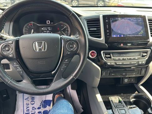 Used 2017 Honda Pilot Touring image 10