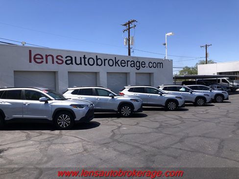 Used 2023 Toyota Corolla Cross AWD Hybrid image 9