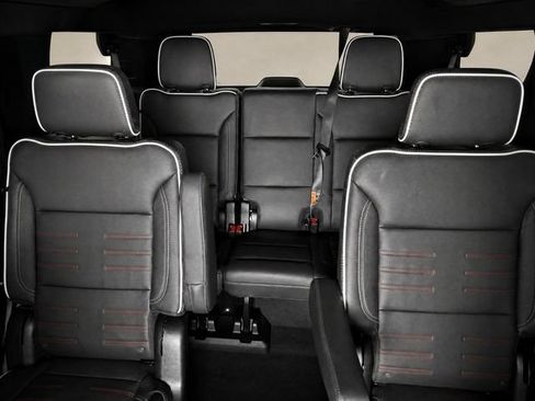 Used 2025 GMC Yukon AT4 Ultimate AWD/4WD image 16