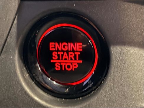 Used 2023 Honda Pilot Elite image 15