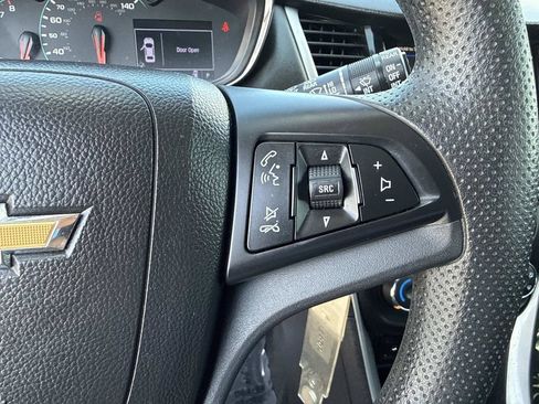 Used 2020 Chevrolet Trax LS FWD image 30
