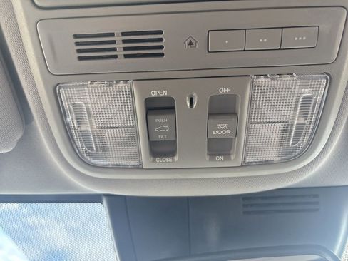 Used 2020 Honda CR-V Touring image 25