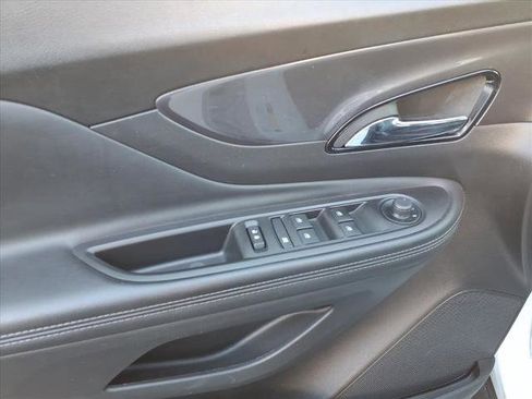 Used 2022 Buick Encore Preferred w/ Safety Package image 16