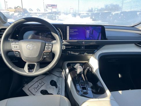 Certified 2025 Toyota Crown Limited image 13