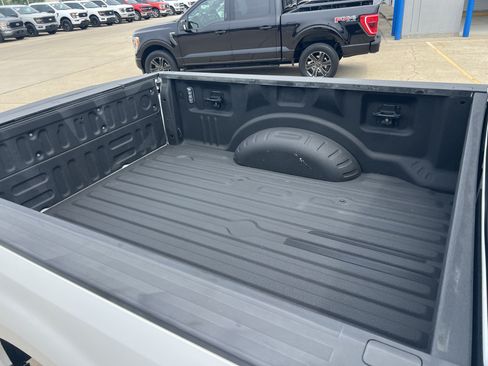 Used 2021 Ford F250 XLT w/ XLT Premium Package AWD/4WD image 5