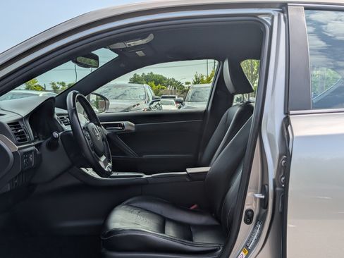 Used 2017 Lexus CT 200h FWD image 16