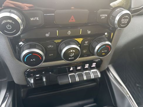 Used 2023 RAM 1500 Big Horn AWD/4WD image 33