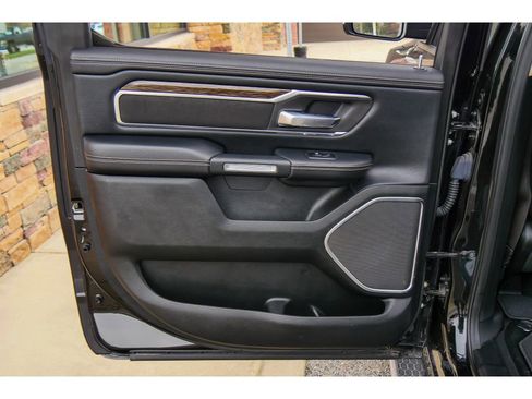 Used 2019 RAM 1500 Laramie image 17