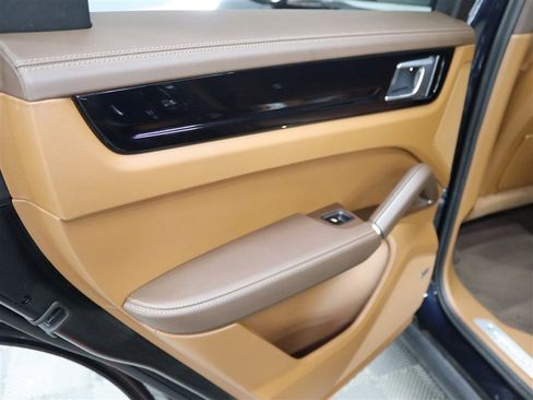Used 2019 Porsche Cayenne AWD/4WD image 20