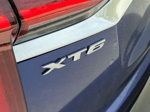 Used 2023 Cadillac XT6 Premium Luxury image 4