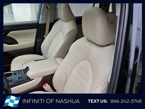 Used 2020 Toyota Highlander XLE AWD/4WD image 10