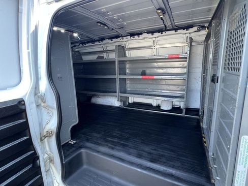 Used 2020 Chevrolet Express 2500 image 21
