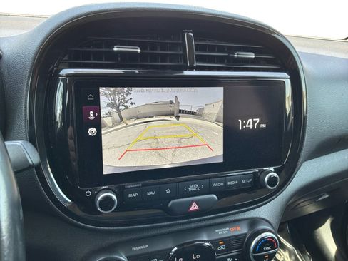 Used 2023 Kia Soul GT-Line FWD image 12