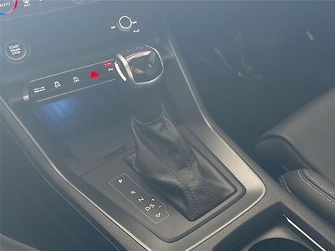 Certified 2024 Audi Q3 2.0T Premium Plus w/ Premium Plus Package AWD/4WD image 17