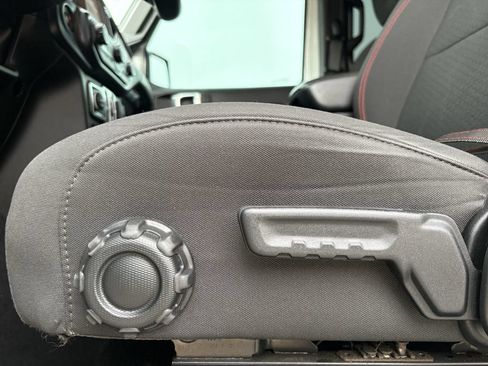 Used 2023 Jeep Wrangler Unlimited Rubicon AWD/4WD image 12