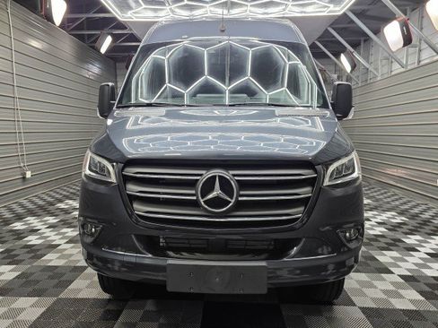 Used 2024 Mercedes-Benz Sprinter 3500 image 4