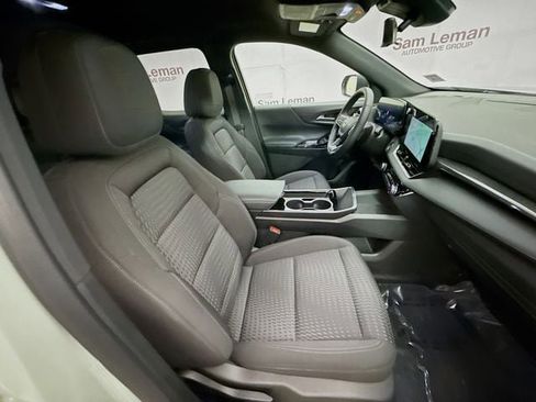 Used 2025 Chevrolet Equinox LT w/ Safety and Technology Package image 29