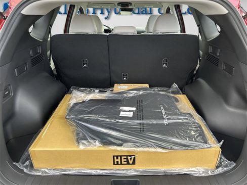 New 2026 Hyundai Tucson Blue SE image 16