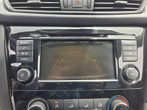 Used 2019 Nissan Rogue S FWD image 9