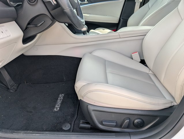 Used 2023 Genesis G70 2.0T RWD image 14