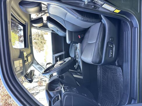 Used 2023 Toyota 4Runner SR5 Premium w/ Moonroof Package AWD/4WD image 19