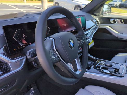 Used 2026 BMW X5 xDrive40i AWD/4WD image 18