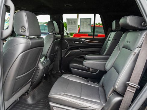 Used 2024 Cadillac Escalade Luxury w/ LPO, Floor Liner Package AWD/4WD image 19