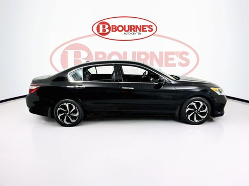Used 2017 Honda Accord EX-L image 11