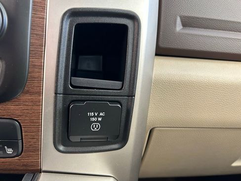 Used 2017 RAM 1500 Laramie w/ Convenience Group image 32