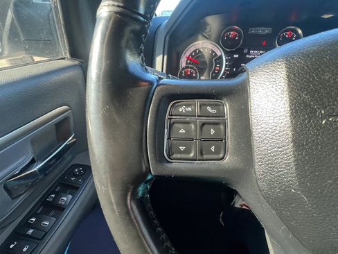 Used 2018 RAM 1500 SLT AWD/4WD image 18