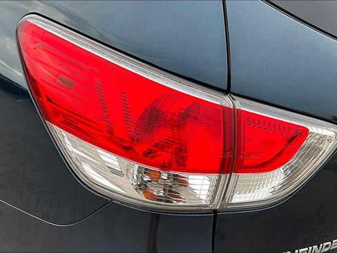 Used 2013 Nissan Pathfinder SL FWD image 29