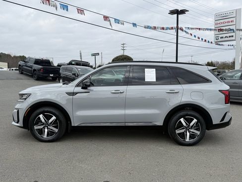 Used 2023 Kia Sorento EX image 8